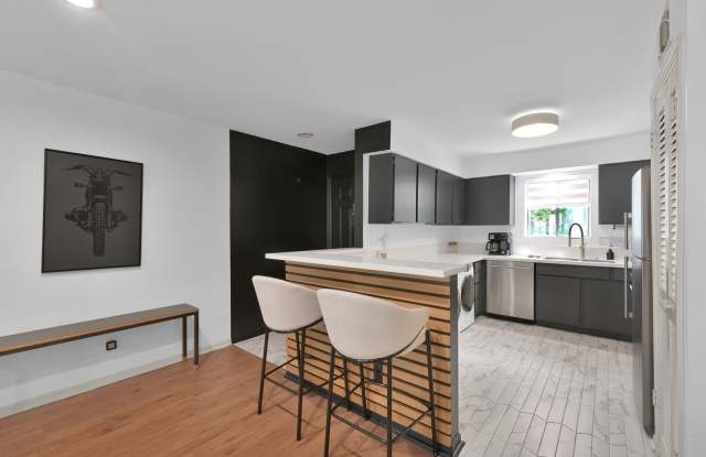 Wonderful 1 bed 1 bath in convenient location photos photos