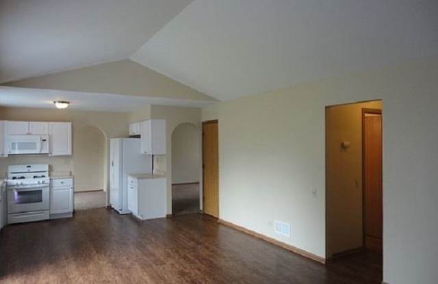 1420 N Elmwood Dr Gallery 4