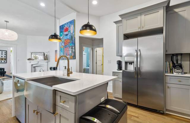 Newly renovated & furnished 3 BR in West End photos photos Newly renovated & furnished 3 BR in West End photos photos