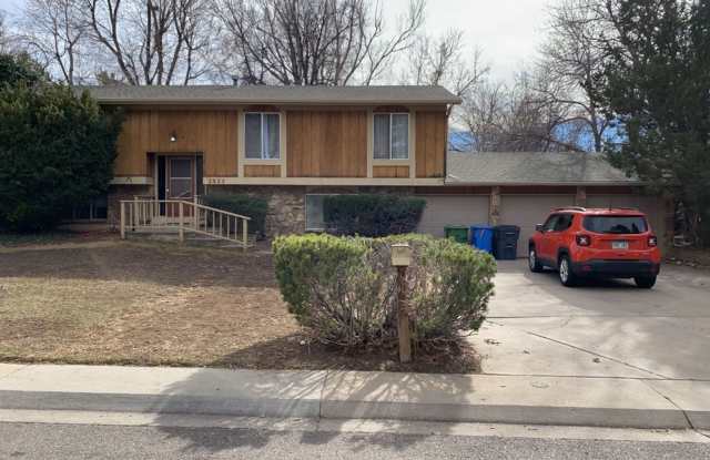 STUDENTS WELCOME! Sprawling 6 Bed / 3 Bath Home Near College and Drake photos photos STUDENTS WELCOME! Sprawling 6 Bed / 3 Bath Home Near College and Drake photos photos