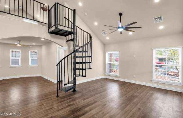 1533 W CULVER Street photos photos