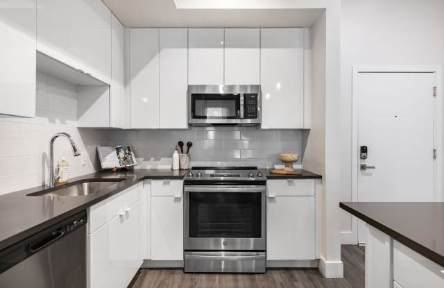 The Pointe on Westshore Gallery 4