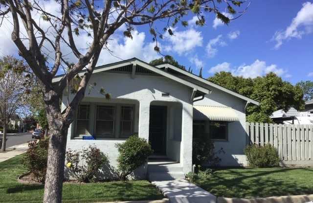 Charming curb appeal in older Antioch! Sharp 2 bedroom corner home!! Gallery 3