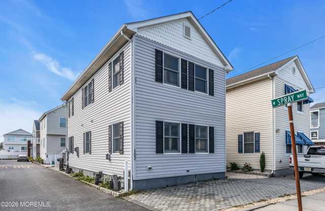 102 W Spray Way Gallery 1