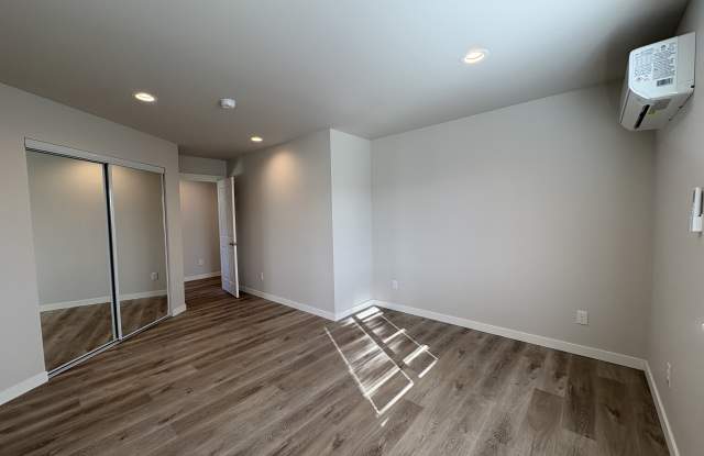 2210 Arden Ct N Gallery 2