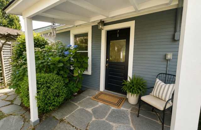 Queen Anne Cottage Gallery 1