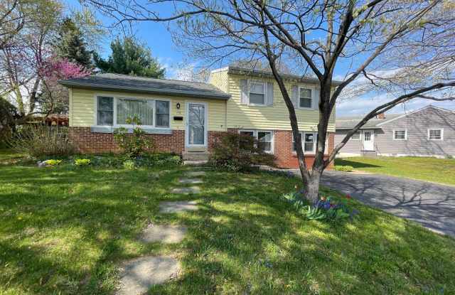 113 E WOODLAND Drive photos photos