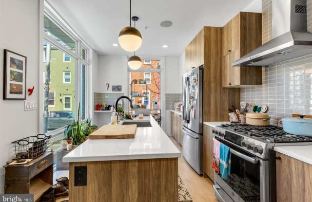 408 W THOMPSON ST. Gallery 2