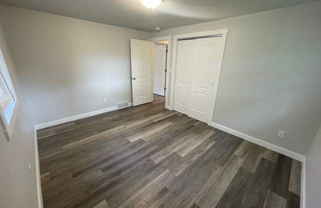 2 Bed 1 Bath Ranch Duplex Gallery 3