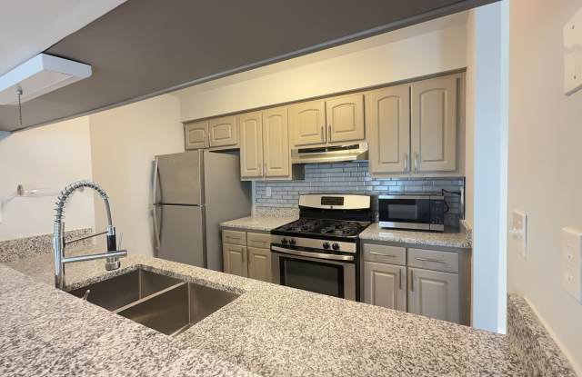 3-Bedroom Virginia Beach Home with Fenced Yard & Spacious Livin Gallery 4