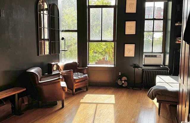 135 Christopher Street - 135 Christopher Street, New York City, NY 10014 135 Christopher Street - 135 Christopher Street, New York City, NY 10014