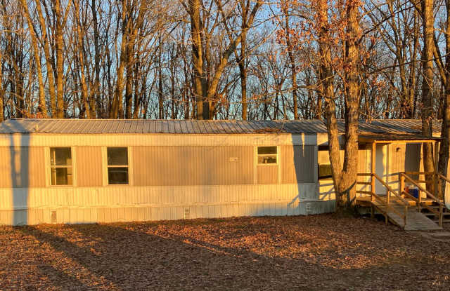 2 BR 2 Bath 1,040 sq ft singlewide mobile home on 1.47 acres in Lonoke, AR - 65 Joyner Loop, Lonoke County, AR 72086