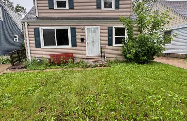 3BR SINGLE FAMILY HOME, SIDE DRIVE, GARAGE, YARD, FULL BASEMENT photos photos