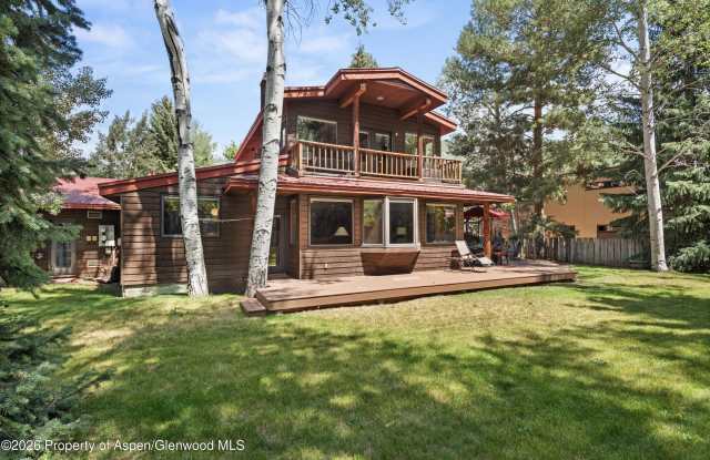 1375 Snowbunny Lane Gallery 2