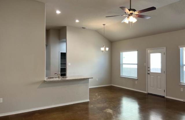 Luxury 3/2 Duplex in Seguin, Texas Gallery 4