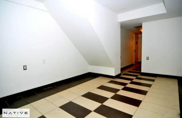 872 JEFFERSON AVE. Gallery 4