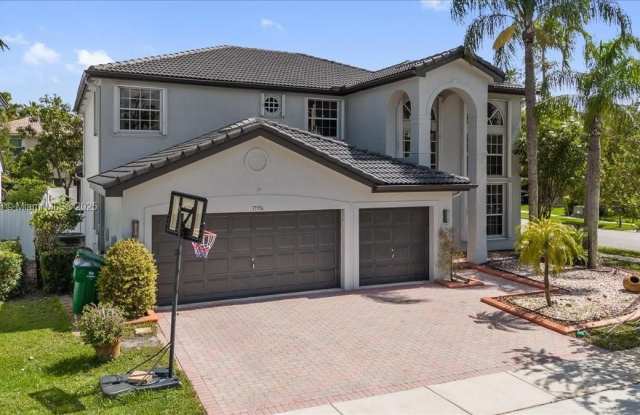 17956 SW 35th Dr photos photos
