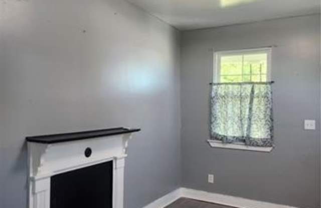 2437 BARTHOLOMEW Street Gallery 3