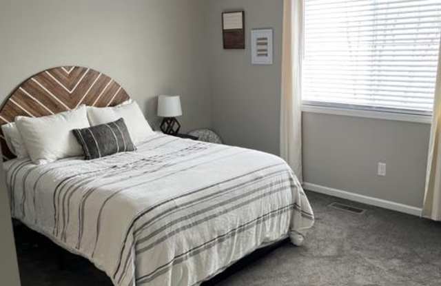 320 Field Crest Blvd Ne photos photos