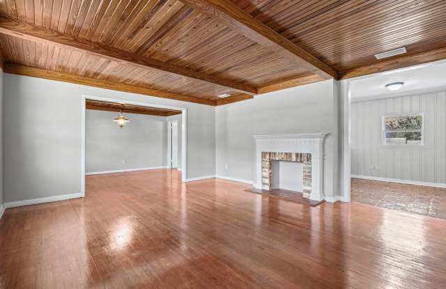Midtown Charm with Modern Updates and Timeless Character! Gallery 3