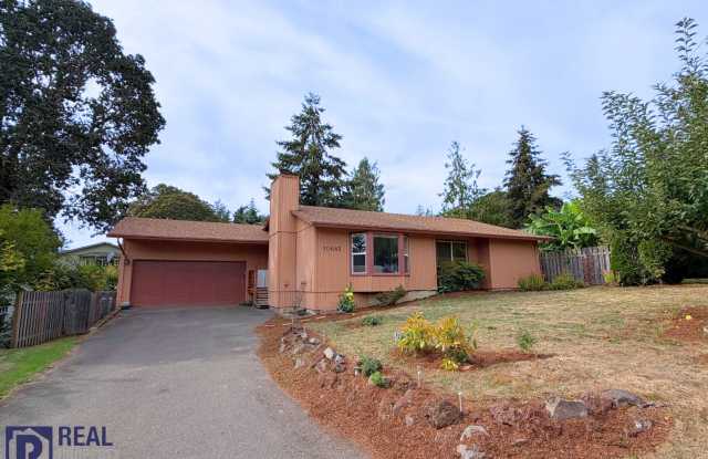 Furnished 2BR SW Portland Home Near OHSU, St. Vincent, Nike & Tigard Gallery 1