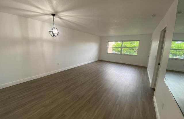 6850 Royal Palm Boulevard Gallery 3