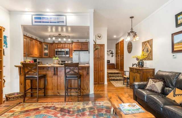 Adorable 2 Bedroom - Central Incline! 1 Dog Friendly upon approval!!! photos photos Adorable 2 Bedroom - Central Incline! 1 Dog Friendly upon approval!!! photos photos