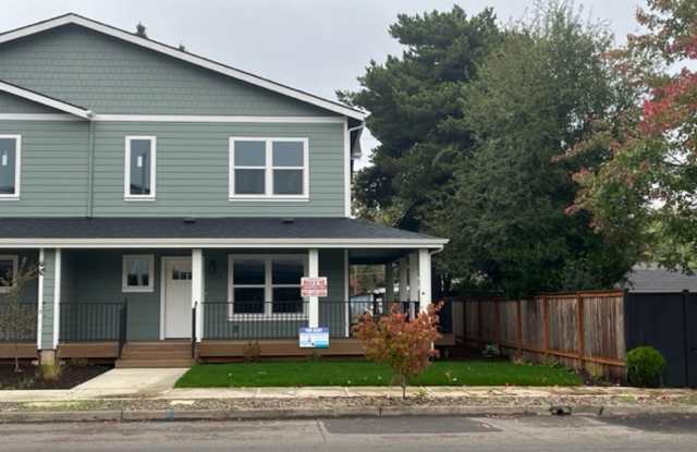 Coming Soon! 3 Bedroom 2.5 Bath Newberg OR photos photos