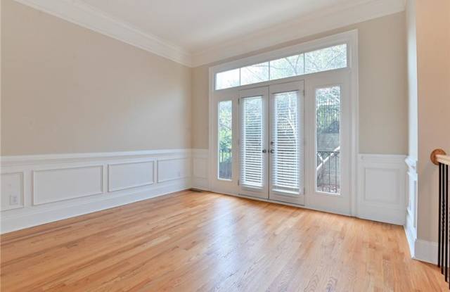 2392 Crescent Park Court Gallery 4