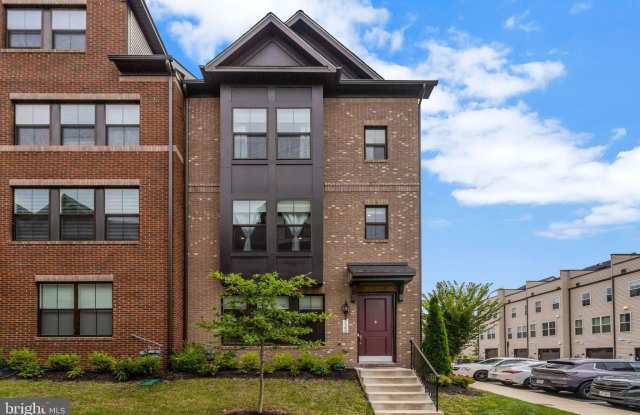 7300 MOUNTAINEER Drive Gallery 1