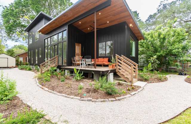 CHARMING, MODERN, CUSTOM HOME IN MID-CITY FOR RENT photos photos