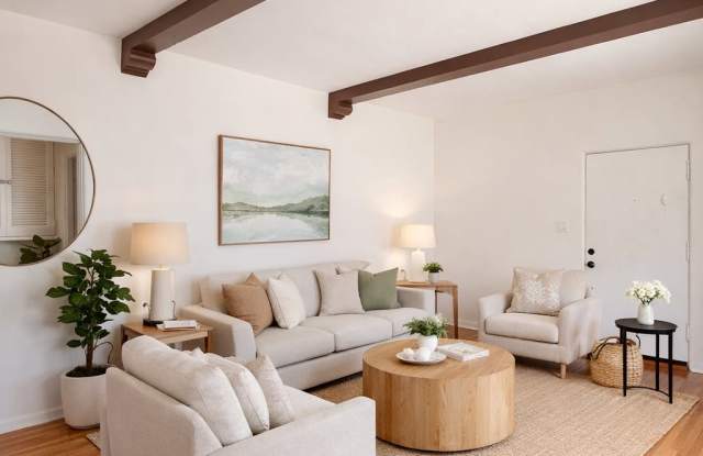 1356 N Gardner St photos photos