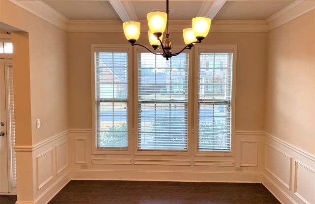 5755 Chestnut Drive Gallery 3
