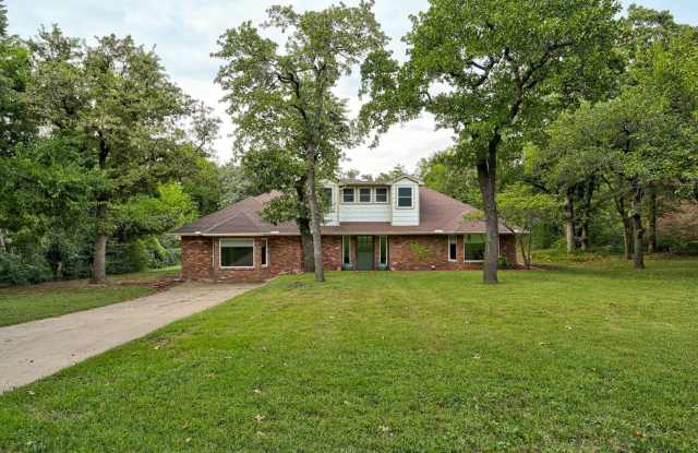 Stunning 3-Bed, 3-Bath Home in the Heart of Edmond! - Lawn Service Provided by owner Gallery 4