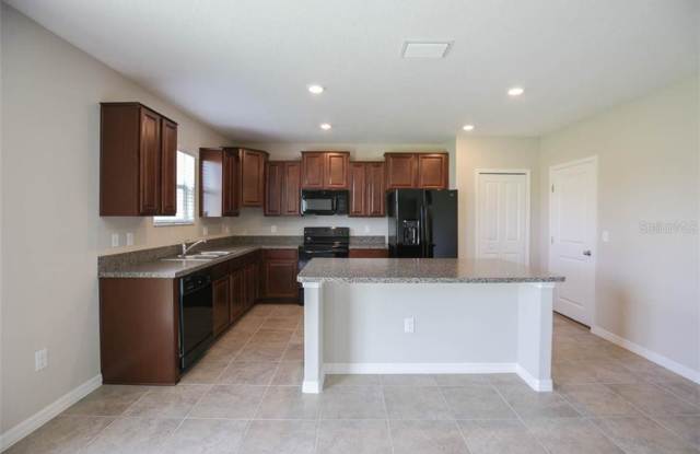 1918 BROAD WINGED HAWK DRIVE Gallery 3