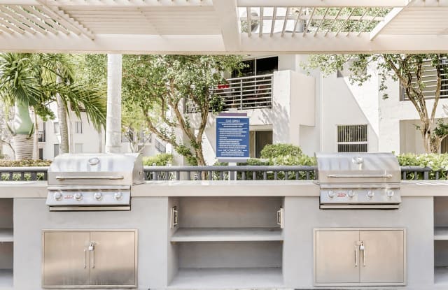 Sheridan Ocean Club Apartments Gallery 4