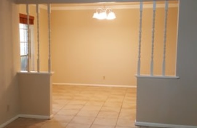 405 BALFOUR DR Gallery 2