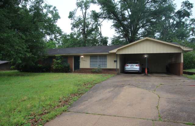 Coming Soon! 3 Bedroom 2 Bath Rental is Southeast Tyler! photos photos