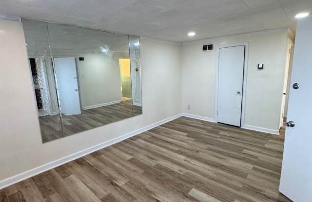7972 FORREST Avenue Gallery 2