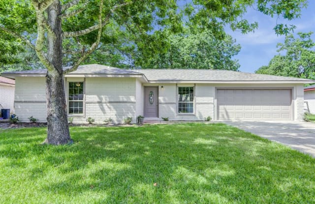 16626 Forest Bend Avenue - 16626 Forest Bend Avenue, Friendswood, TX 77546