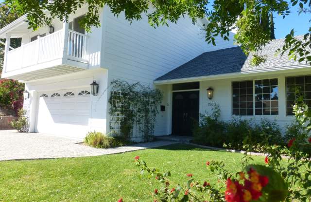 1930 Laurel Wood Court Gallery 2