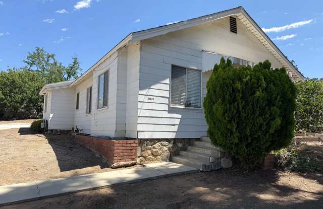 Charming 3 bedroom 2 bathroom in Yucaipa photos photos