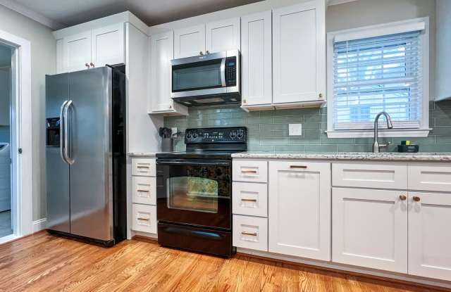 1226 BROOKWOOD DRIVE AVAILABLE 06/01/2028-29 Fully Furnished, . Gallery 4