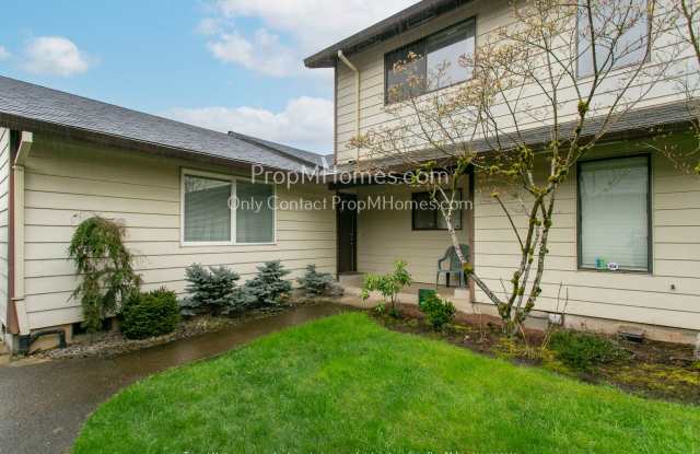Spacious and Cozy Two-Bedroom Home - Yard + Garage! photos photos
