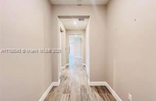 12070 North Baypoint Circle Gallery 4