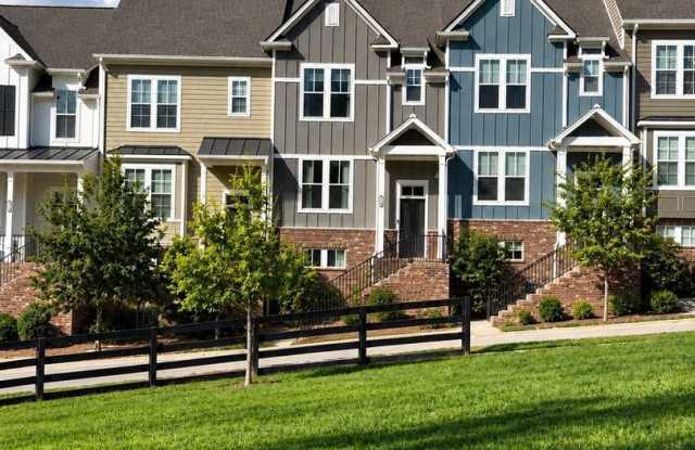 Upgraded Townhome Steps from Dog Park & Community Garden Gallery 1