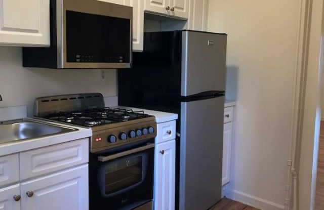257 W 10TH ST. - 257 West 10th Street, New York City, NY 10014