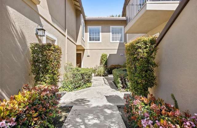 553 S Glenhurst Drive - 553 South Glenhurst Drive, Anaheim, CA 92808