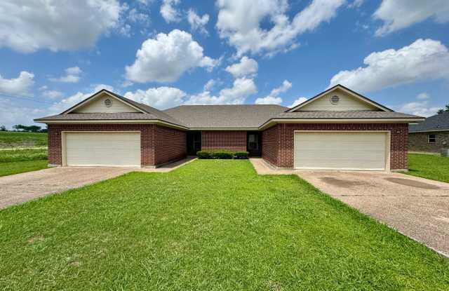 Duplex *LEASING SPECIAL AVAILABLE* photos photos