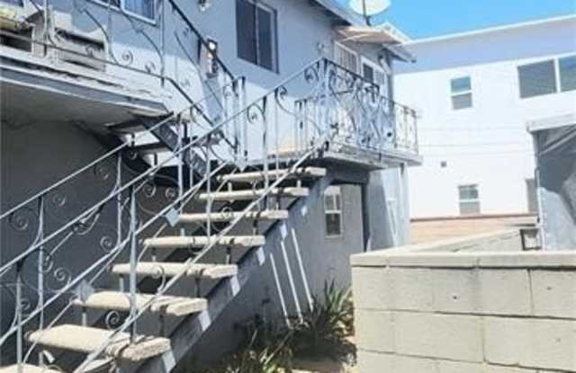 2131 N Lincoln Street photos photos